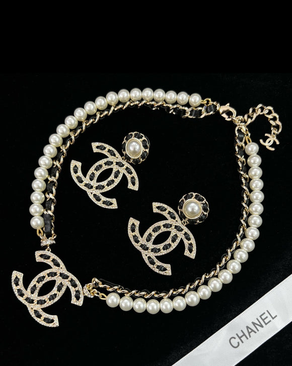 The Vienna Pearl Set