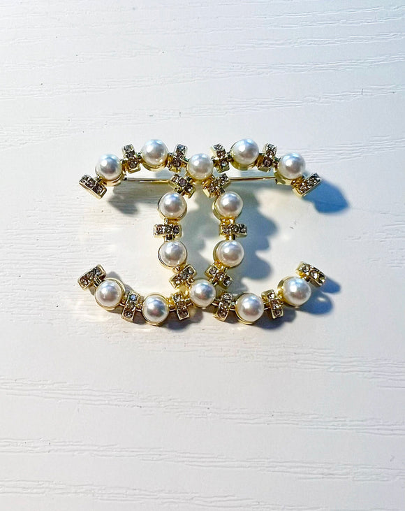 Pearl On Me Gold Brooch