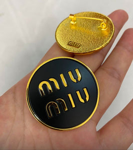 The Noir Luxe Round Brooch