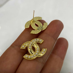 The Pearl Luxe Studs
