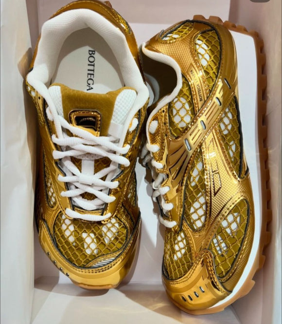 Gold Sneaker