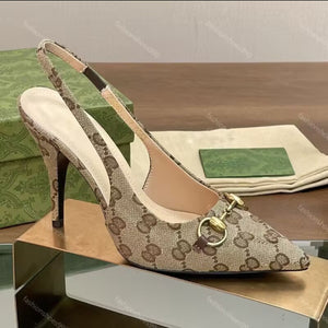 G girl kitten heel