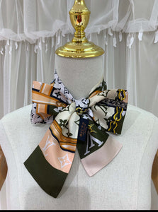 Lady LL scarf