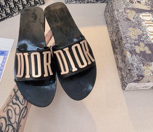 Black Slipper